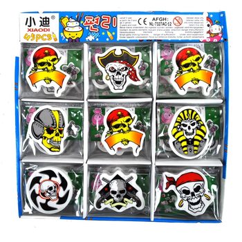 Totenkopf-Radiergummis im Display (45er-Set)