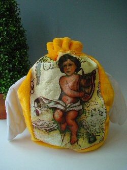 Kleine Geschenktasche aus Kunstfell mit Engelsflügeln (2er-Pack)