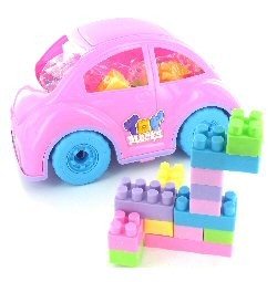 Großes Mädchen-Auto mit Bausteinen