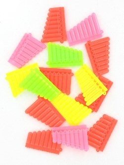 PLASTIK-PFEIFEN FÜR GRABBELKISTE (98 Stk.)