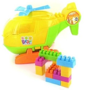 GROSSER HUBSCHRAUBER MIT BAUSTEINEN