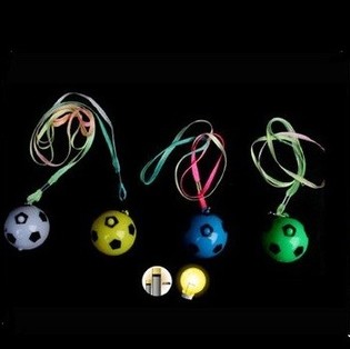 Blinkender LED-FUSSBALL-Hänger für Nacken (48pcs.)