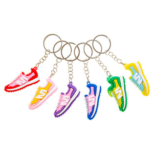 Schl&uuml;sselanh&auml;nger mit Sportschuhmotiven &ndash; verschiedene Farben (48 St&uuml;ck)